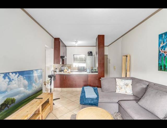 1 BEDROOM APARTMENT FOR SALE IN SUNNINGHILL